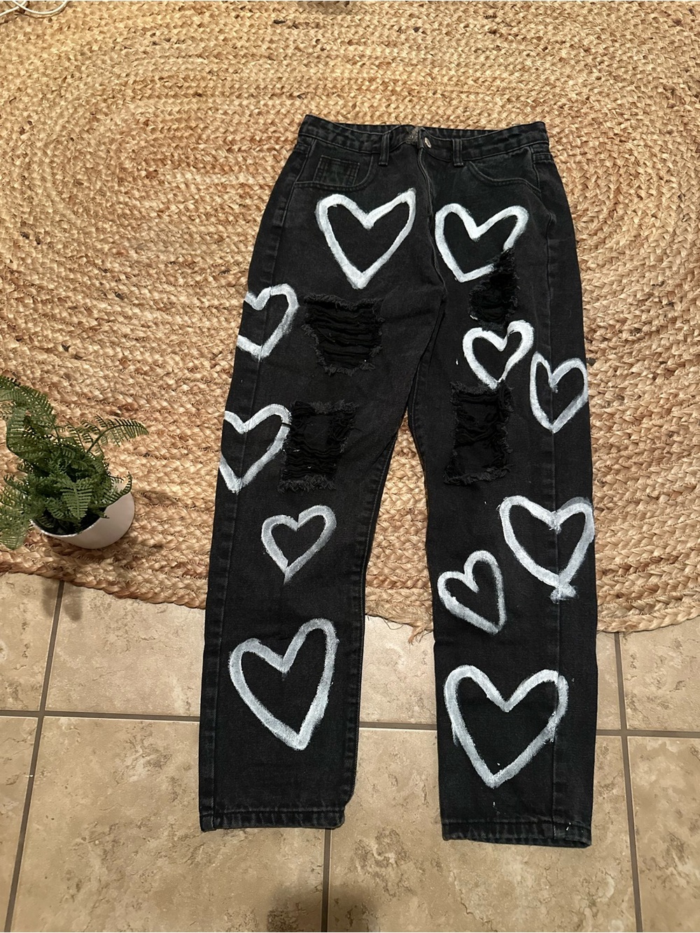 BLACK JEANS WITH WHITE HEARTS